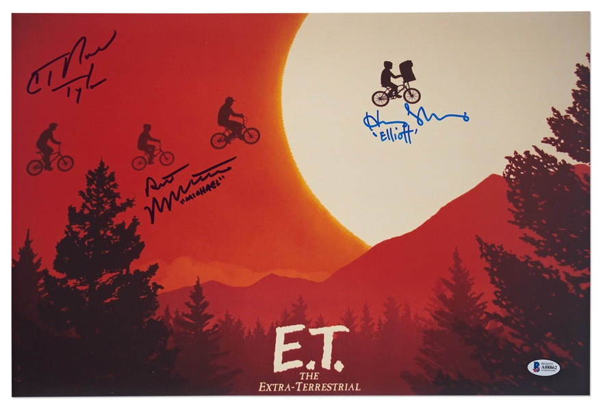 ''E.T. the Extra-Terrestrial'' Cast-Signed 18'' x 12'' Photo -- With Beckett COA