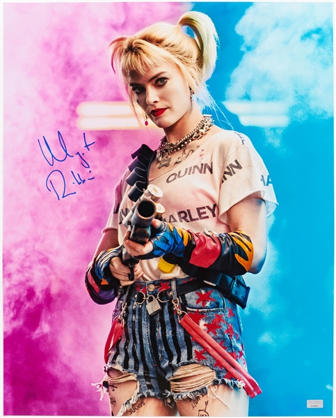 Margot Robbie Signed 16'' x 20'' Photo as Harley Quinn