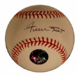 Willie Mays Signed OML Baseball -- Signed in Bold Blue Ink -- With Mays Say Hey Hologram -- Near Fine