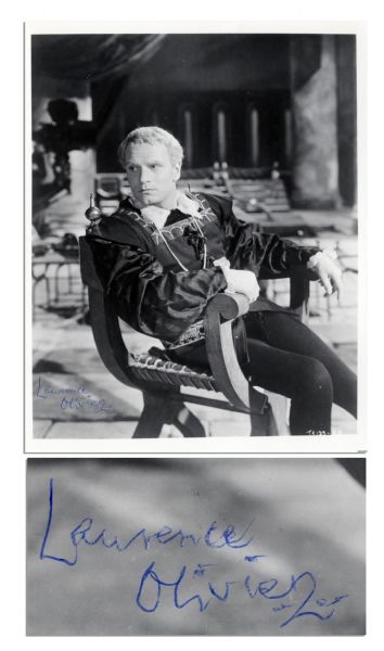 Laurence Olivier 8 x 10 Photo Signed -- Olivier Poses as Hamlet