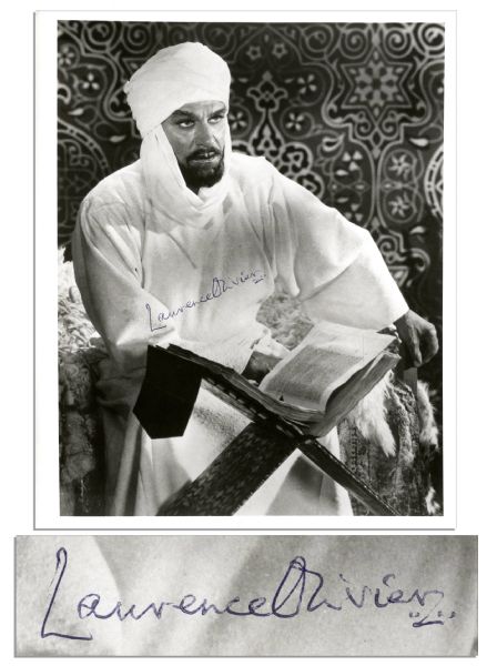 Sir Laurence Olivier Signed 8 x 10 Photo