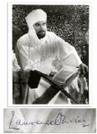 Sir Laurence Olivier Signed 8 x 10 Photo