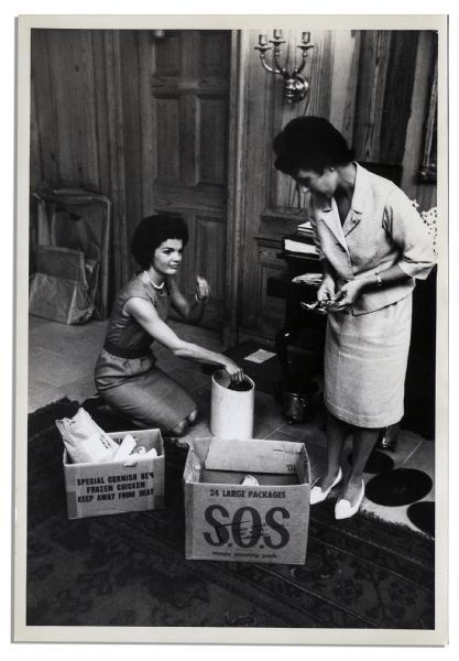 8 Original Photos of Jackie Kennedy Conducting the Famous Kennedy Renovation of The White House