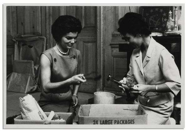 8 Original Photos of Jackie Kennedy Conducting the Famous Kennedy Renovation of The White House