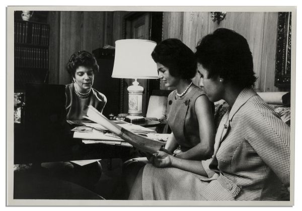 8 Original Photos of Jackie Kennedy Conducting the Famous Kennedy Renovation of The White House